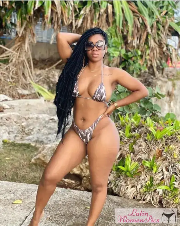 hot Jamaican babe photo
