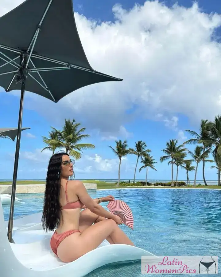 sexy Dominican chicks pic