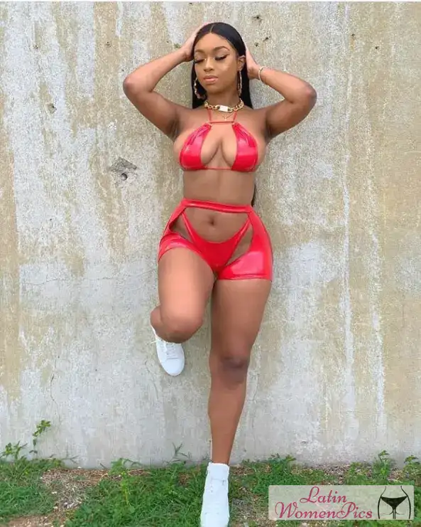 sexy Jamaican woman pic