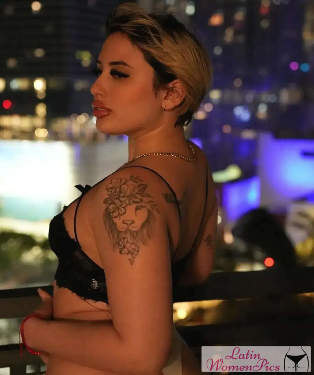 stunning Cuban female pic